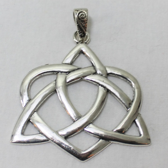 The Shepherd's Knot Jewelry - New Celtic Trinity Knot Necklace Pendant Silver